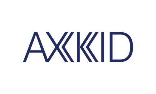 Logo med teksten 'Axkid'.